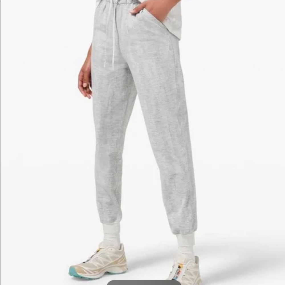 BNWT Lululemon Stretch High Rise Jogger Size 4 Grey